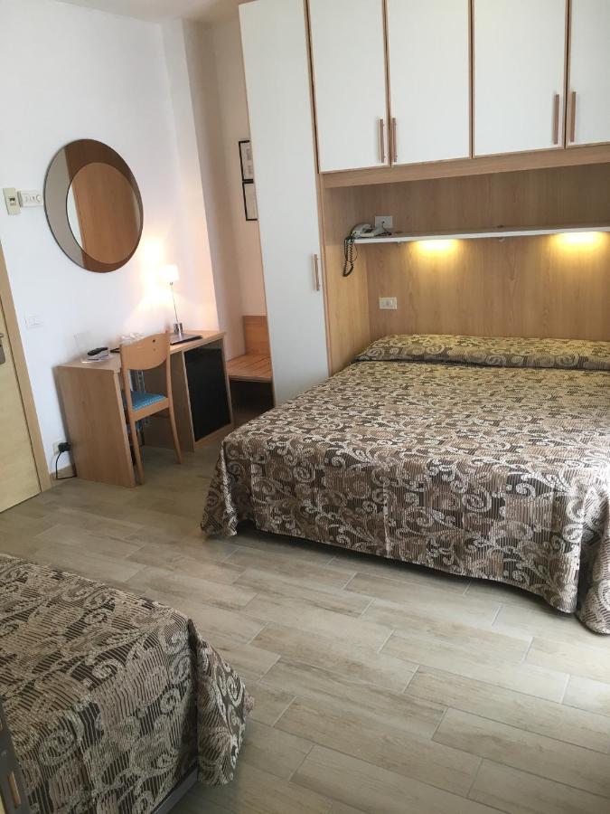 Hotel Bellevue Lignano Sabbiadoro Kültér fotó