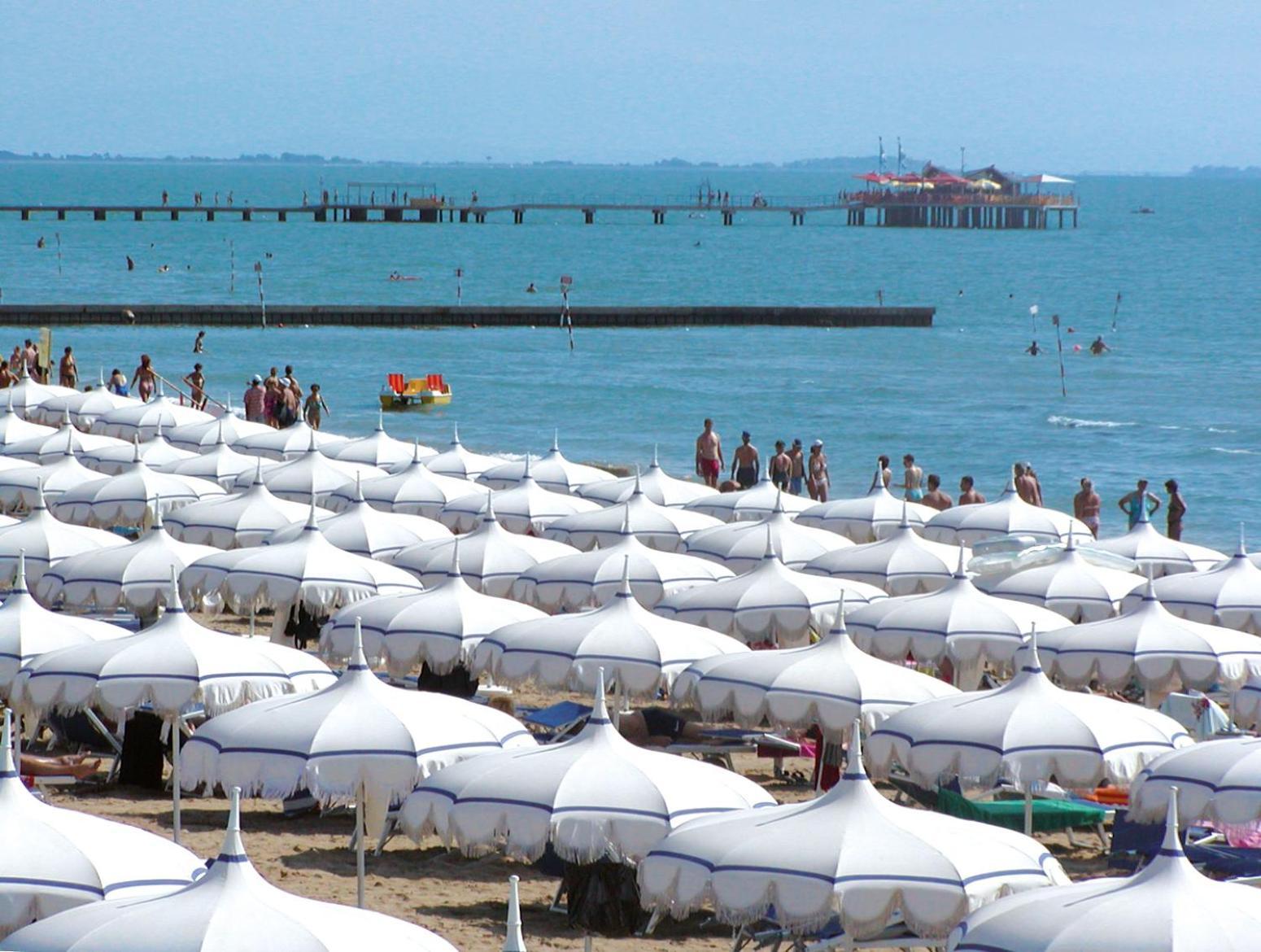 Hotel Bellevue Lignano Sabbiadoro Kültér fotó