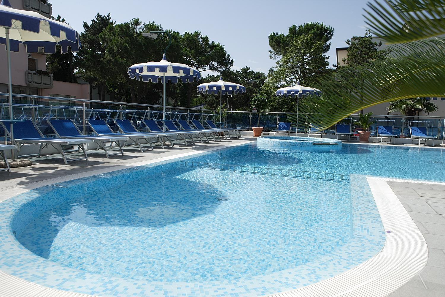Hotel Bellevue Lignano Sabbiadoro Kültér fotó