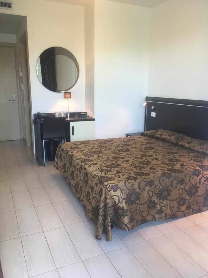 Hotel Bellevue Lignano Sabbiadoro Kültér fotó