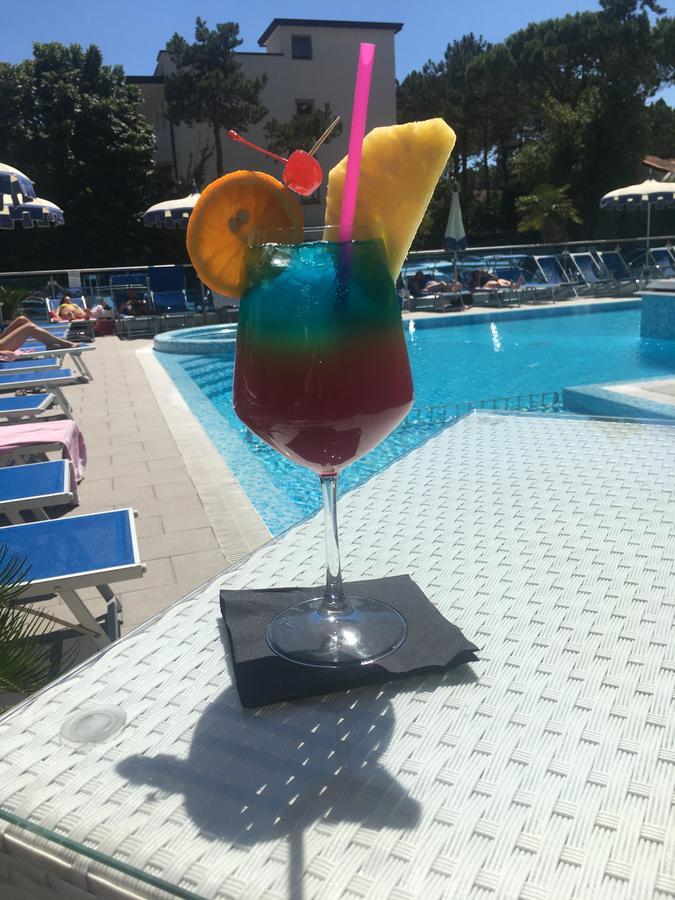 Hotel Bellevue Lignano Sabbiadoro Kültér fotó
