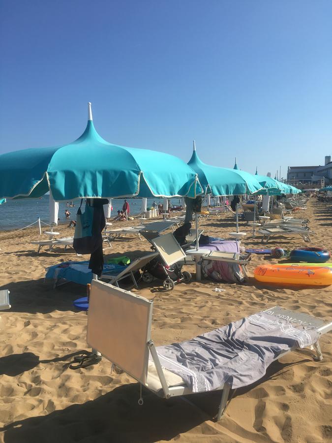 Hotel Bellevue Lignano Sabbiadoro Kültér fotó