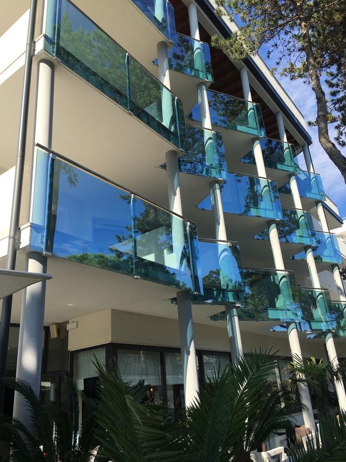Hotel Bellevue Lignano Sabbiadoro Kültér fotó