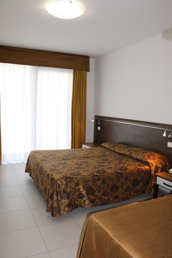 Hotel Bellevue Lignano Sabbiadoro Kültér fotó