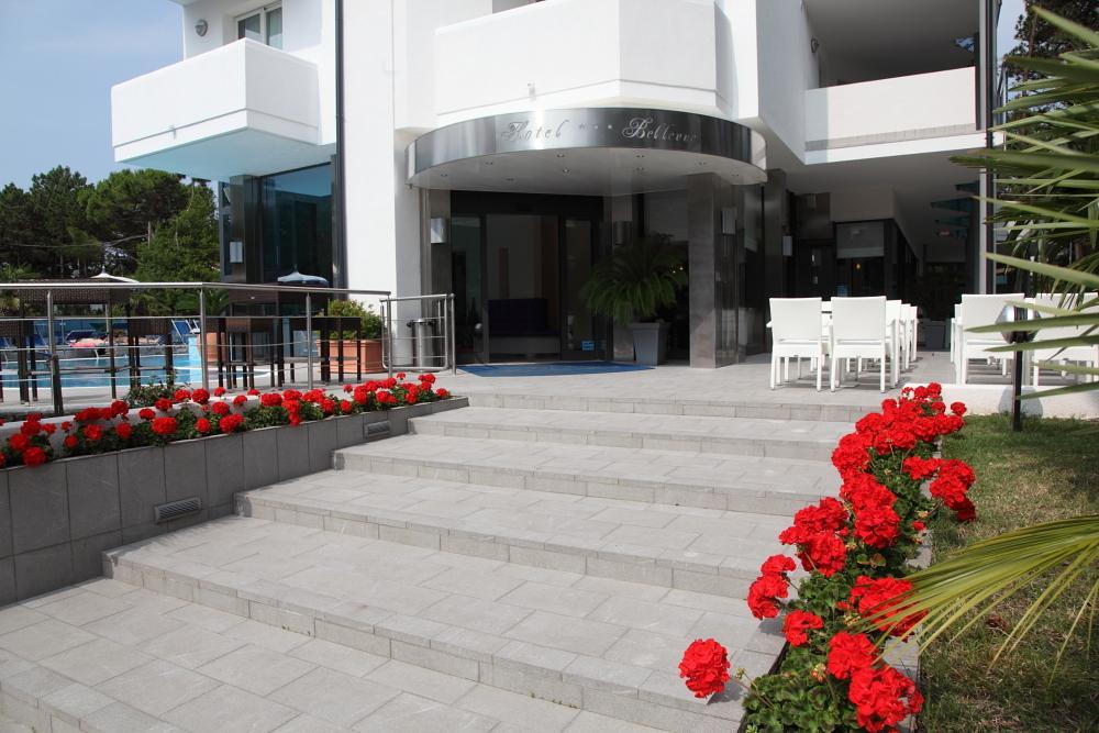 Hotel Bellevue Lignano Sabbiadoro Kültér fotó